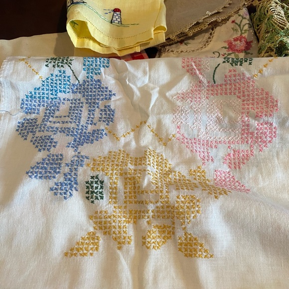 Vintage Linen Variety - Picture 4 of 10